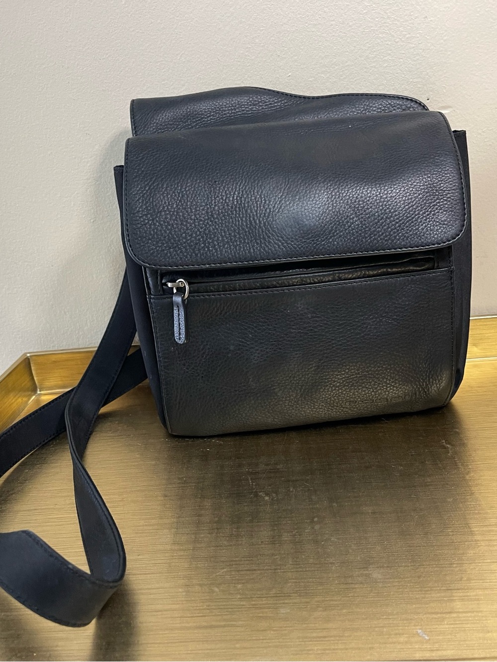 Fossil black pebbled leather flap crossbody/messenger bag